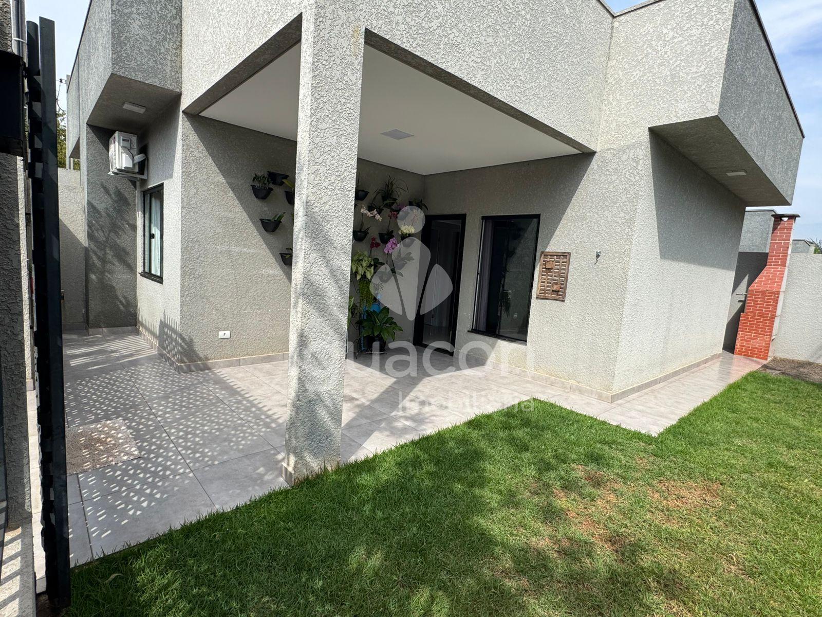 Casa com 02 Dormitórios e 02 Vaga de garagem no Vilã Carimã