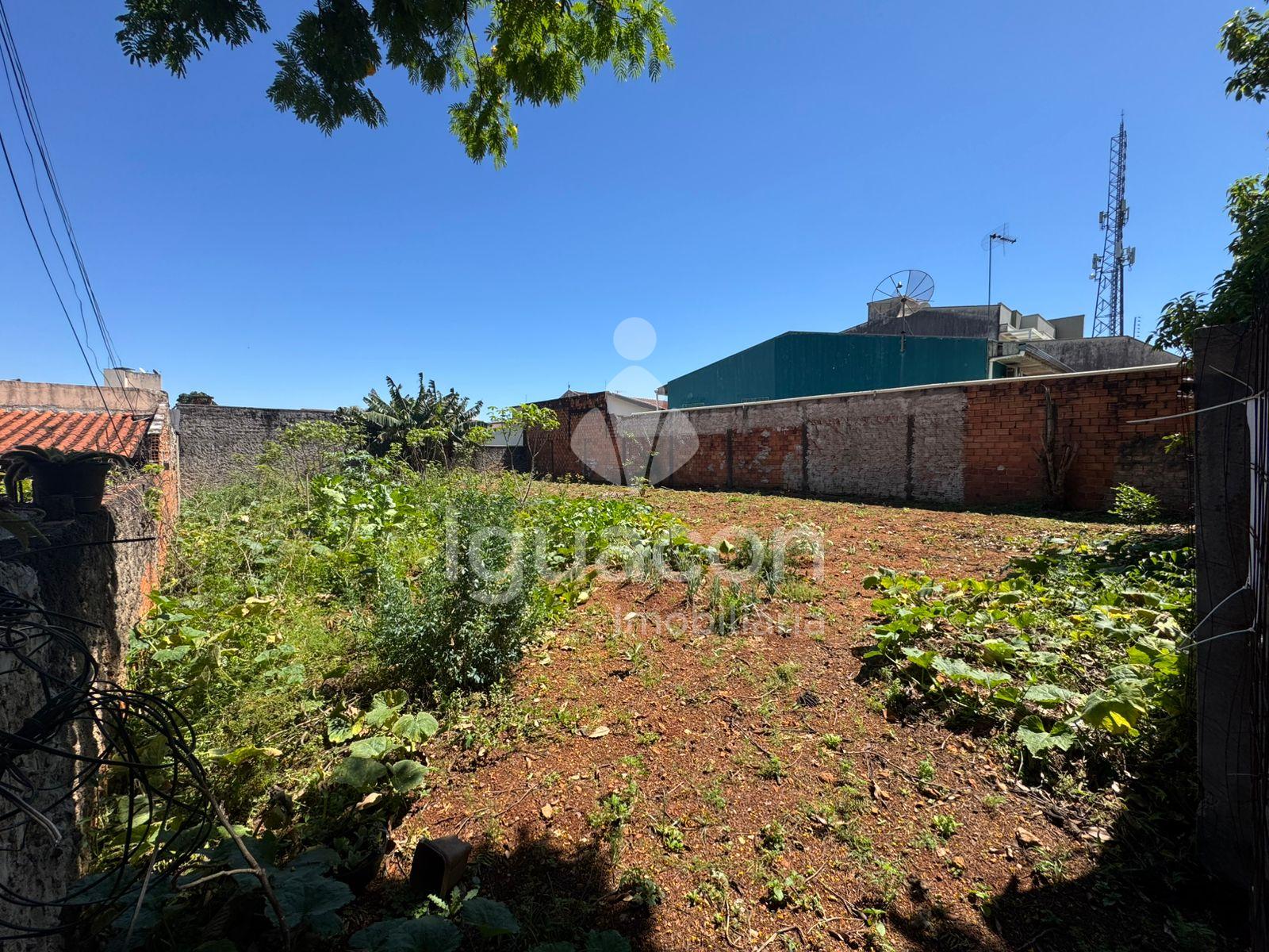 Terreno de 386,81m  á venda no loteamento Dom Pedro I em Foz