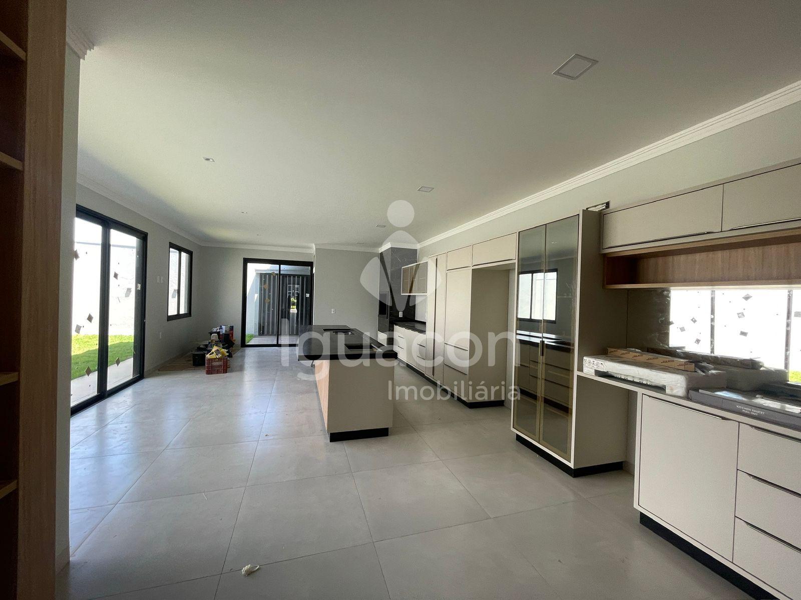 Casa com 03 Dormit?rios sendo 01 Suite e Closet no Condominio ...