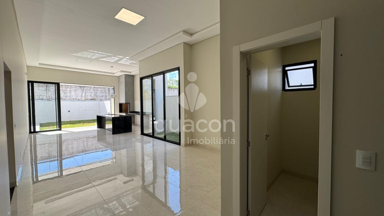 Casa com 03 Suítes sendo 01 Suíte com Closet e Piscina com Cascata no Condomínio Falls Ville