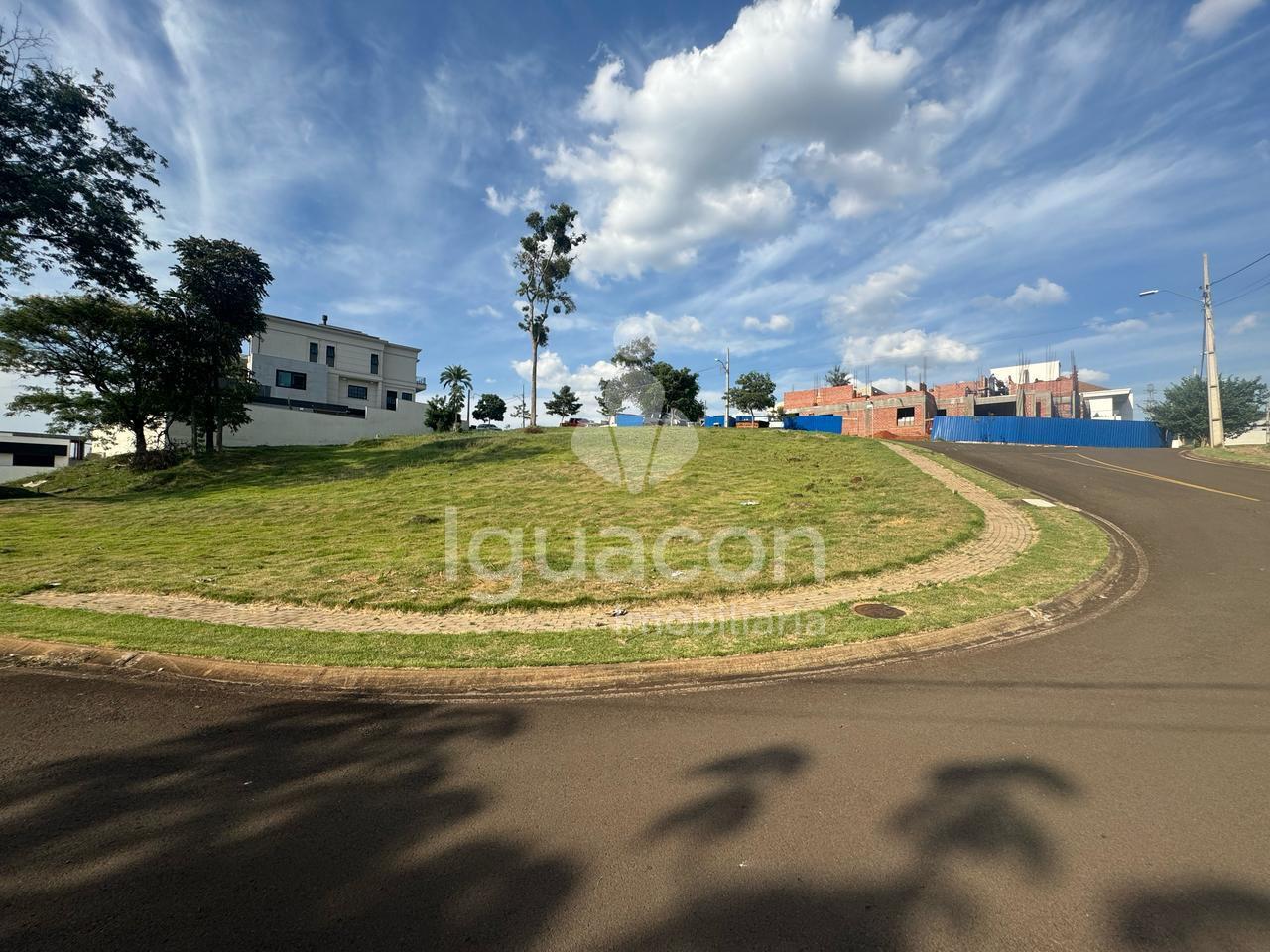 Terreno de 1.096,46m  á venda no Condomínio Horizontal Residencial Esmeralda