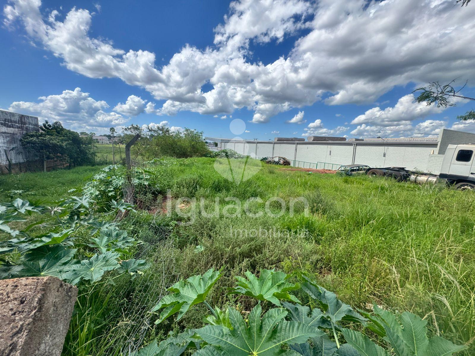 Terreno de 466,74m  á venda no Jardim Panorama em Foz do Iguaçu.