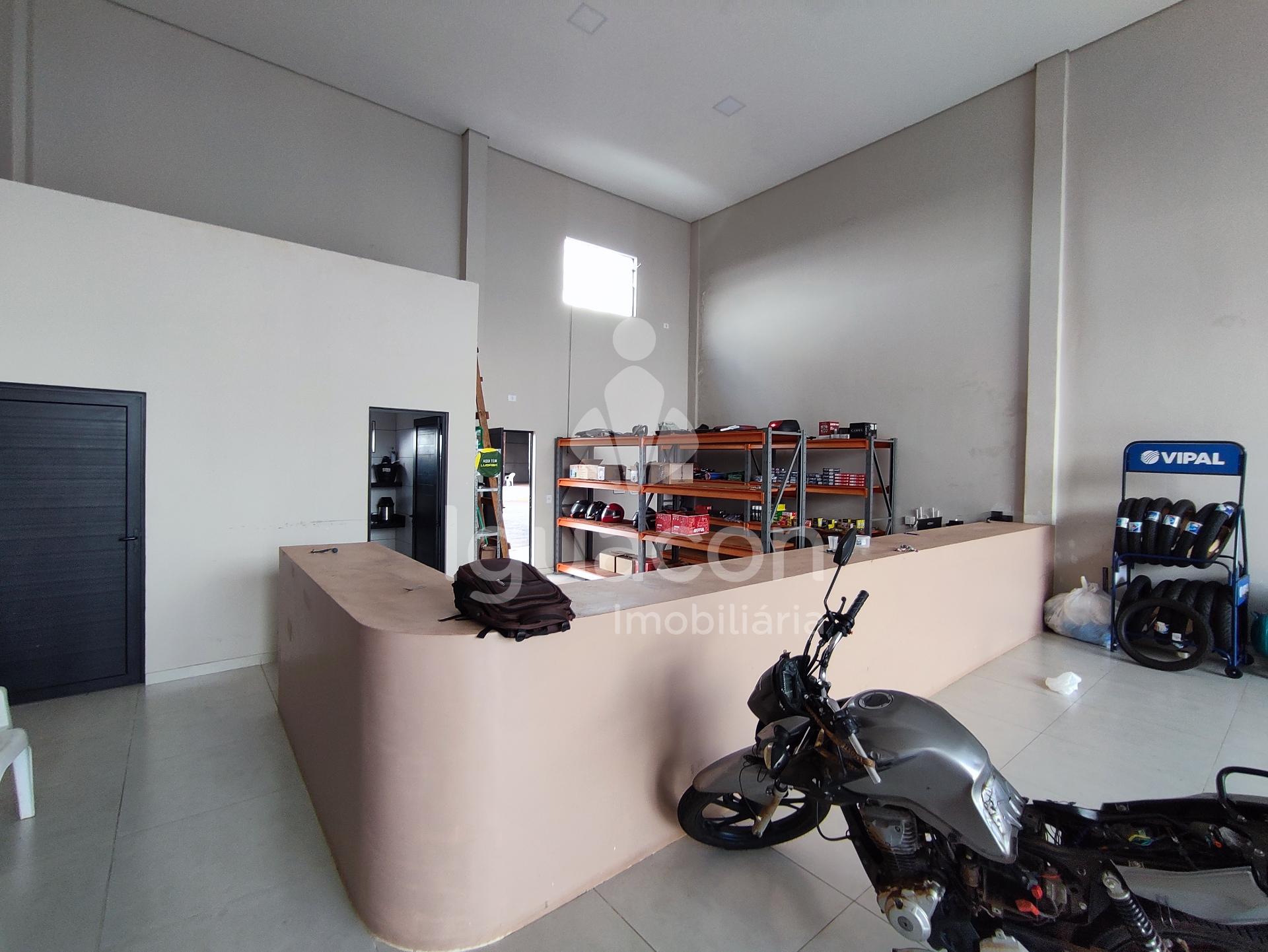 Sala comercial com 134 m  na marginal da BR277 - Foz do Iguaçu PR