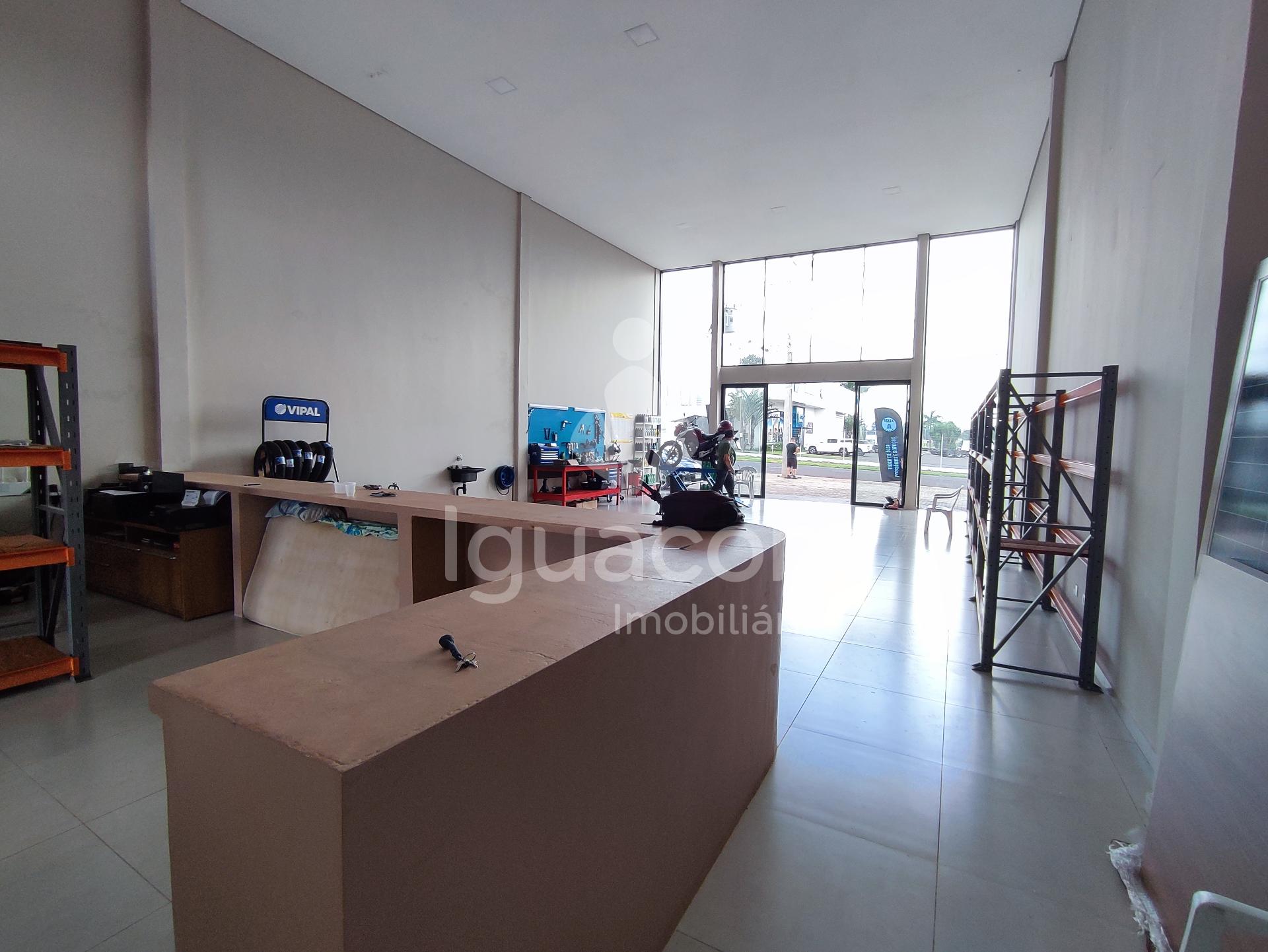 Sala comercial com 134 m  na marginal da BR277 - Foz do Iguaçu PR