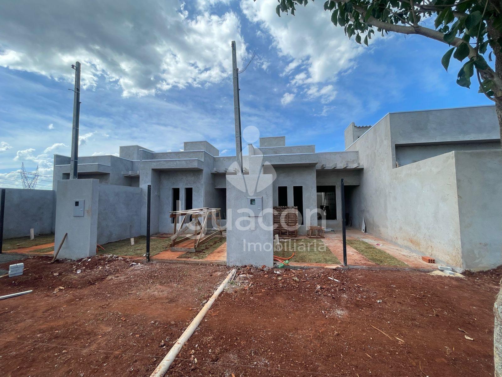 Casa com 02 Dormitórios e 01 Vaga de garagem no Jardim das Oli...