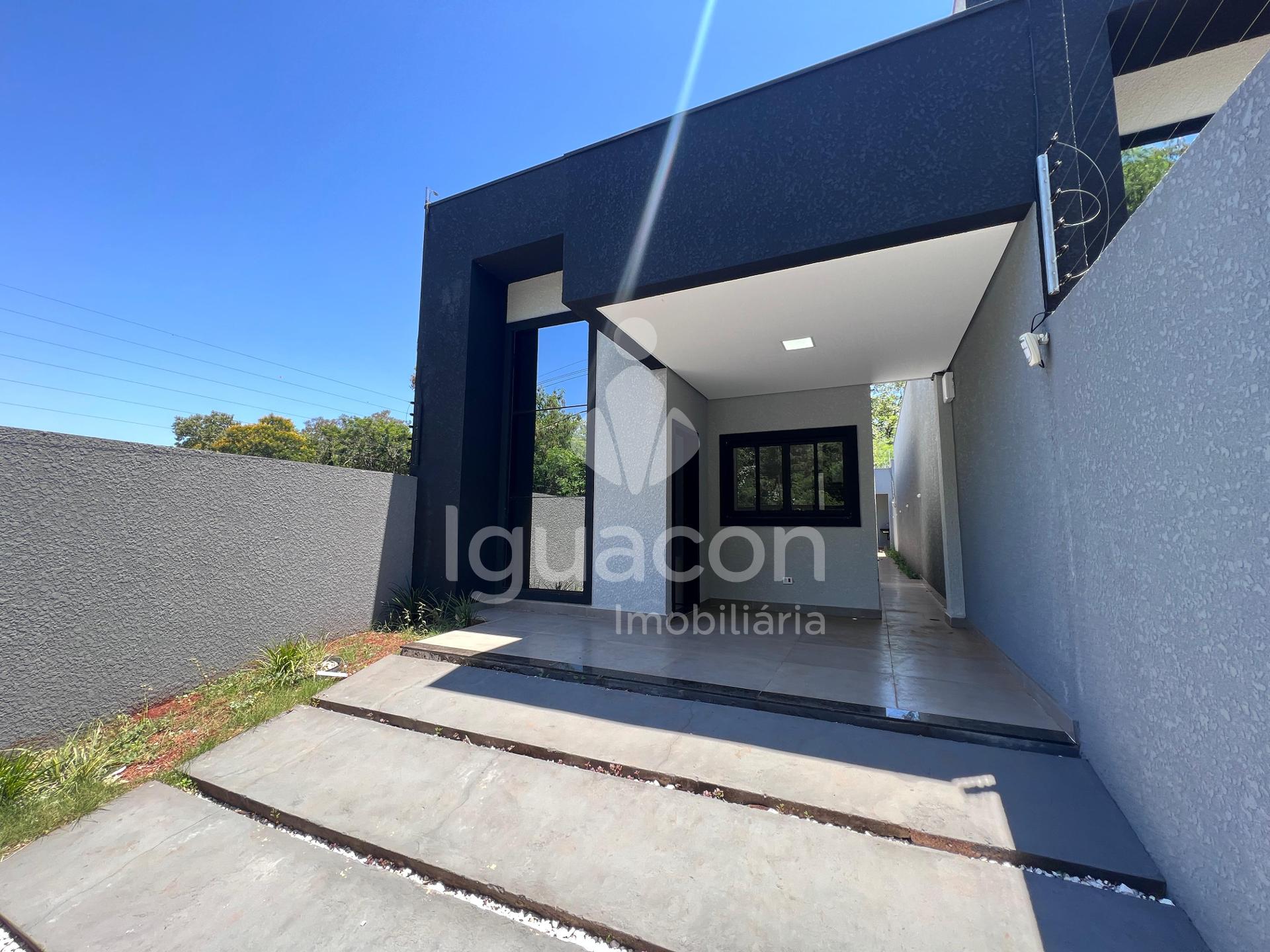 Casa com 03 Dormitórios sendo 01 Suíte e Edícula com Churrasqu...