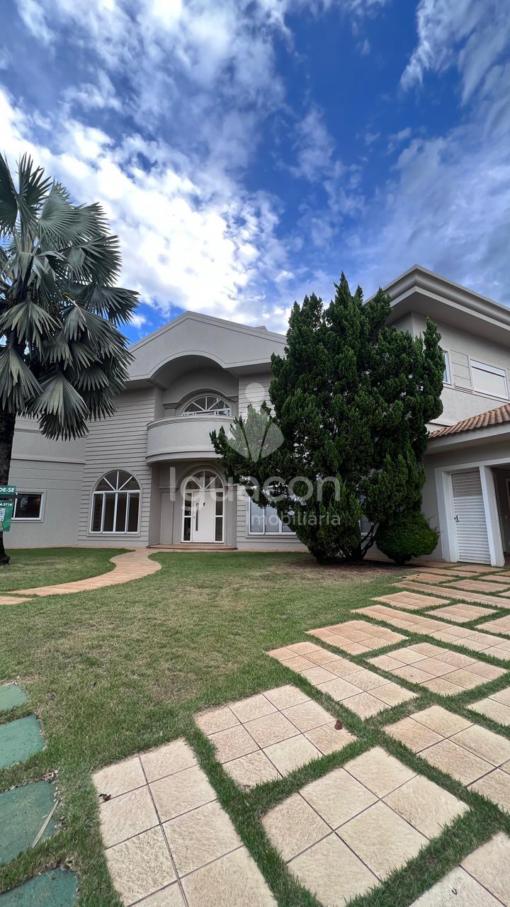 Sobrado com 05 Dormit?rios sendo 03 Suites com Closet Semi-mob...