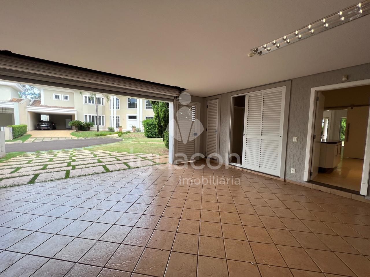 Sobrado com 05 Dormit?rios sendo 03 Suites com Closet Semi-mob...