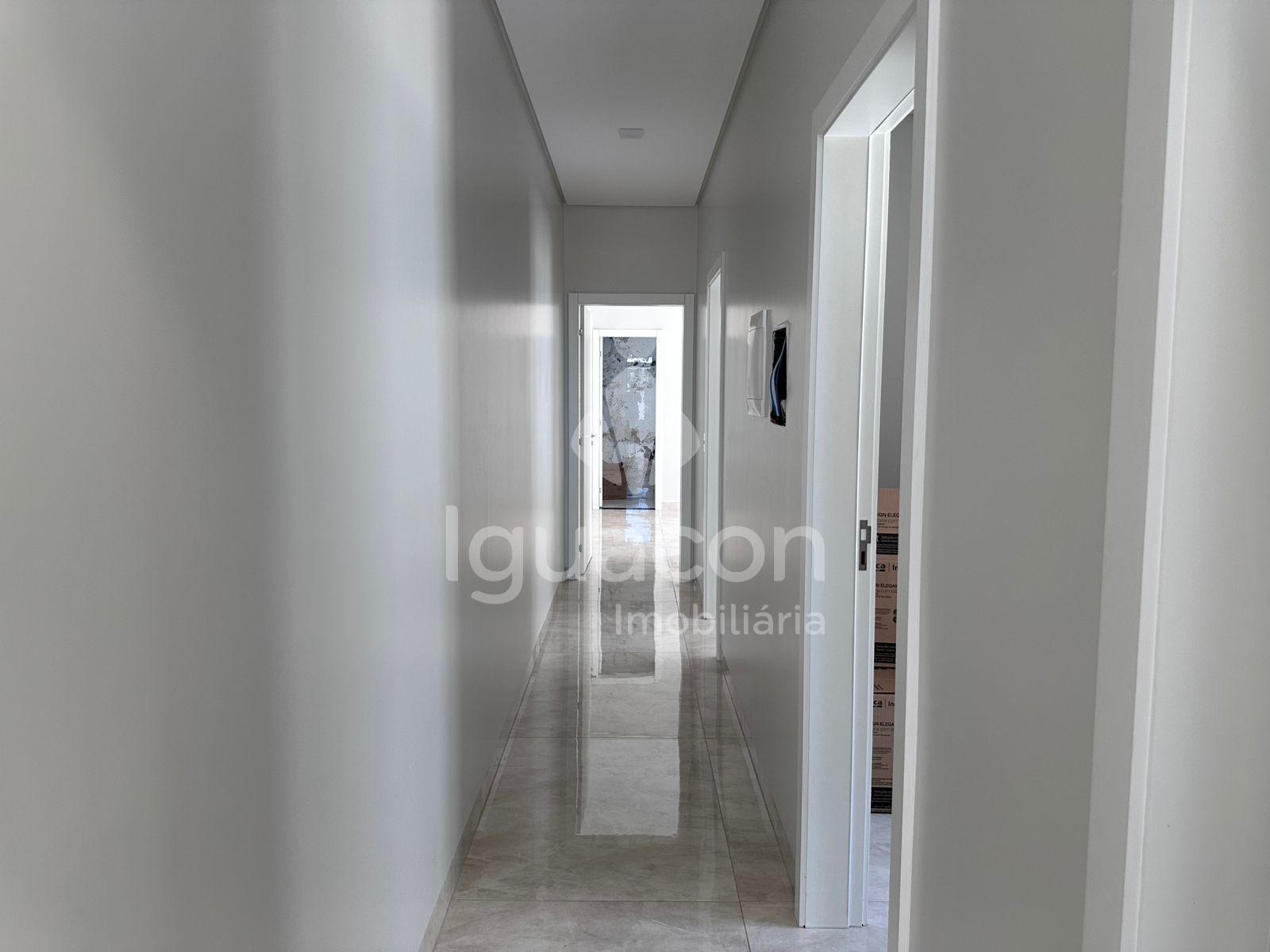 Casa com 03 Dormitorios sendo 01 Suite no Jardim Ip? IV