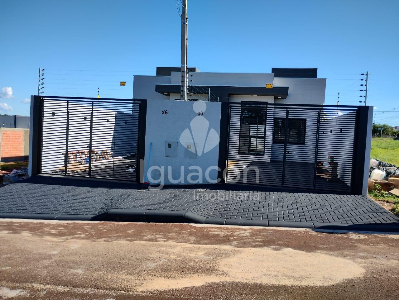 Casa com 02 Dormitórios sendo 01 Suíte no Loteamento Irio Holler