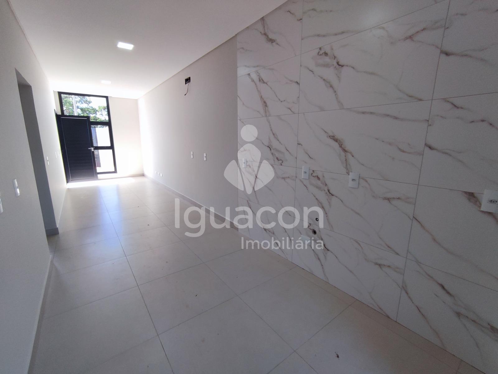 Casa com 02 Dormitórios sendo 01 Suíte no Loteamento Irio Holler