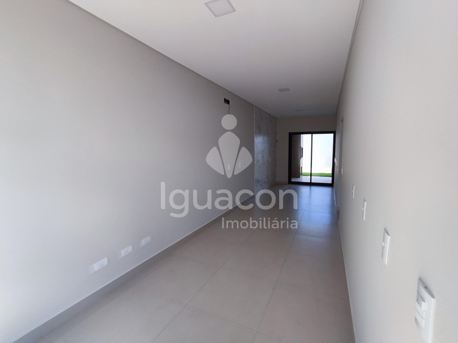 Casa com 02 Dormitórios sendo 01 Suíte no Loteamento Irio Holler