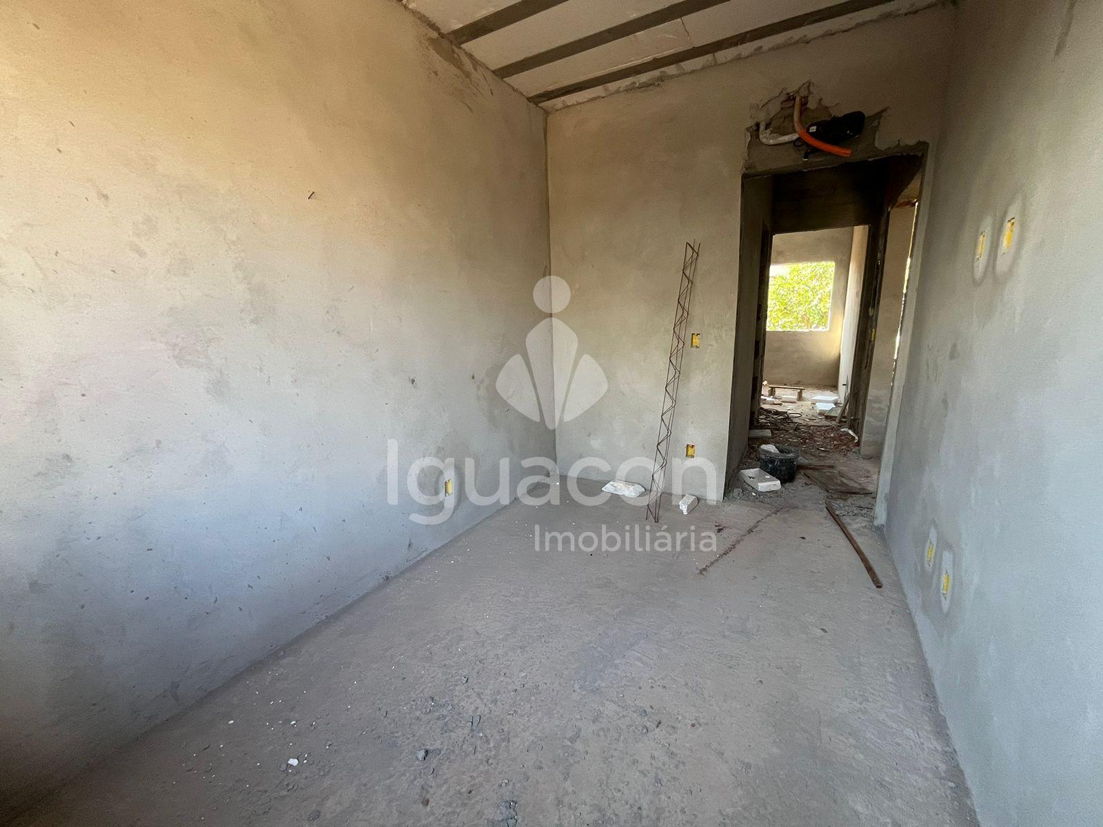 Casa com 02 Dormit?rios com 02 vagas de garagens no Loteamento...