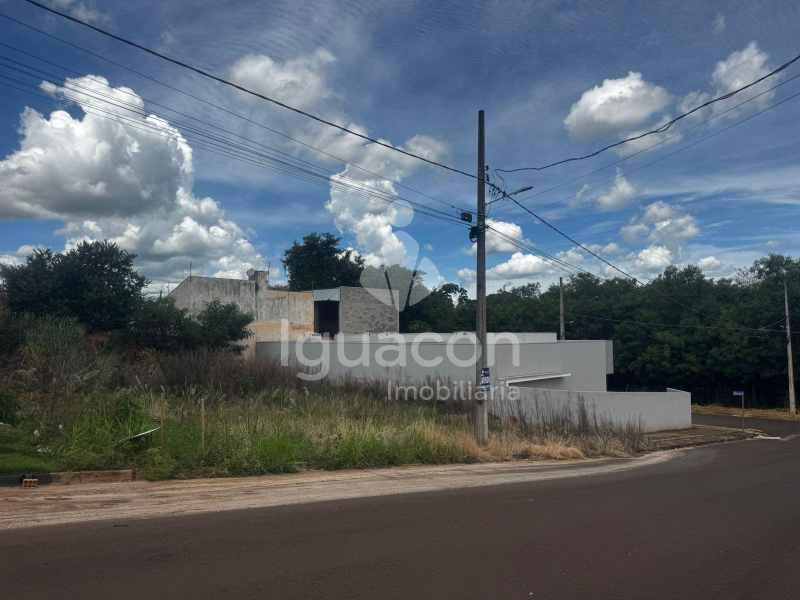 Terreno de 500m  á venda com infraestrutora completa em Median...