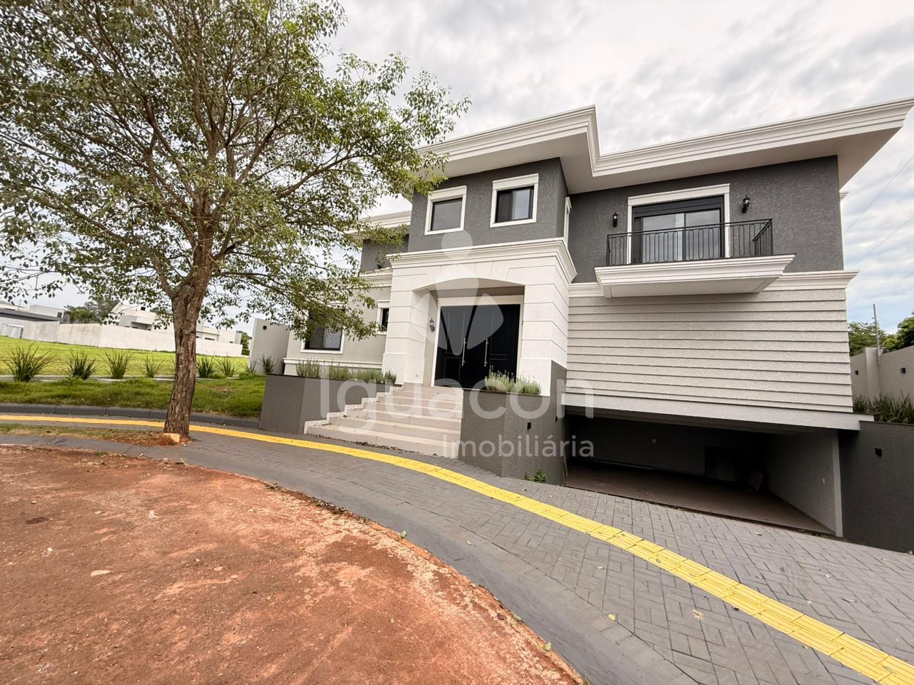 Casa com 03 Suites sendo 01 Suite Master no Condominio Águas Claras