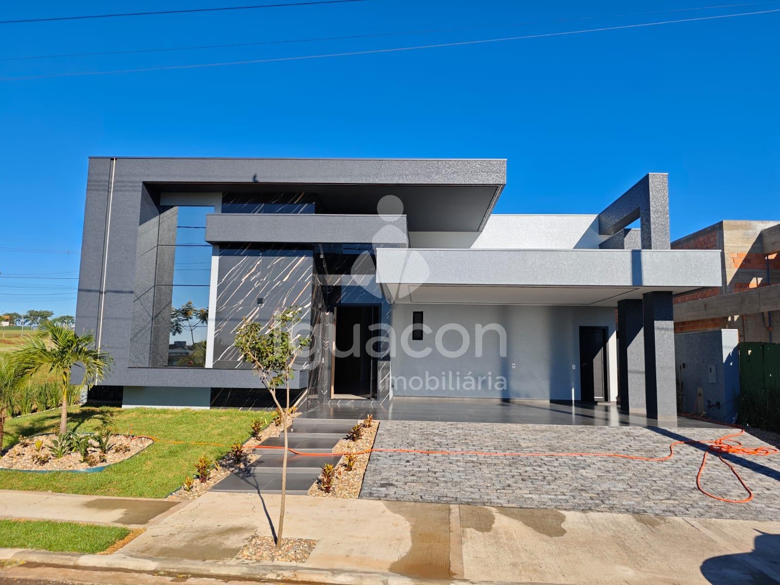 Casa com 03 Suite á venda no Condominio Royal Falls Yacht Fase...