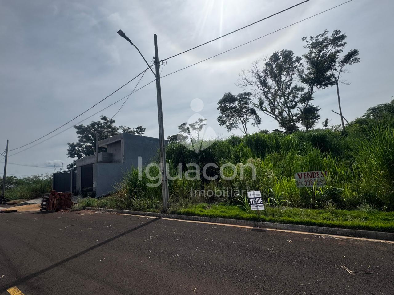 Terreno de 200m  á venda no Loteamento Ecoville I  próximo Avenida Tancredo Neves