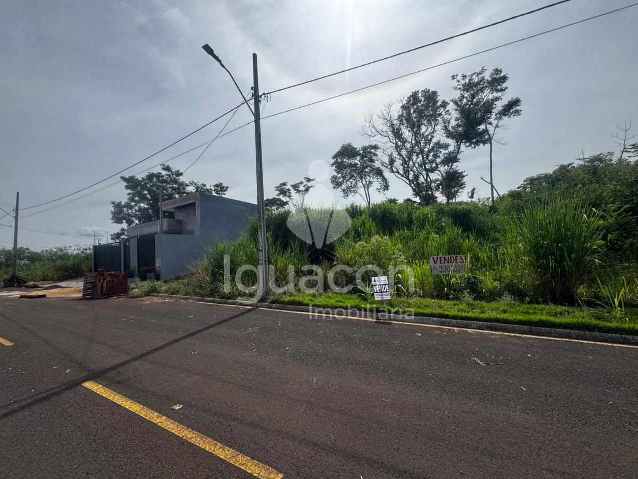 Terreno de 200m  á venda no Loteamento Ecoville I  próximo Avenida Tancredo Neves