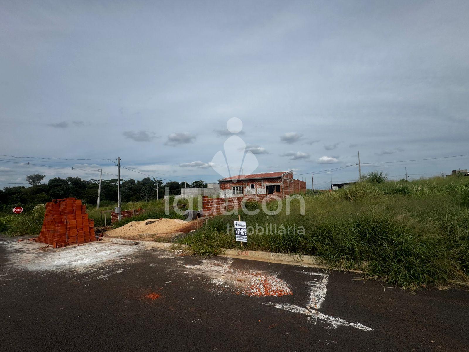 Terreno de 210m  ? venda no Loteamento Ecoville II no Porto Belo
