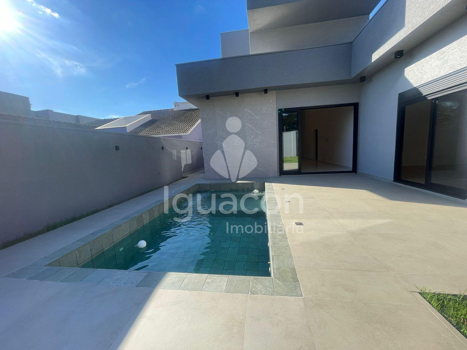 Casa ? venda com 03 Su?tes sendo 02 vagas de garagem no Condom...