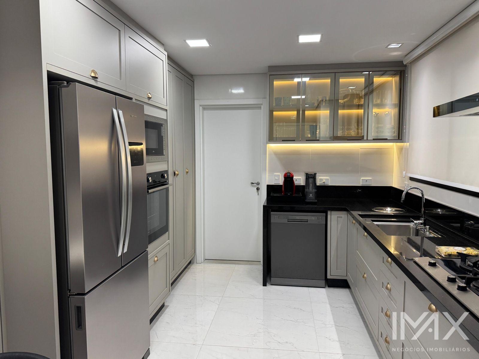 Apartamento à Venda no Edifício Renoir, 160m2 por R 2.100.000,00.