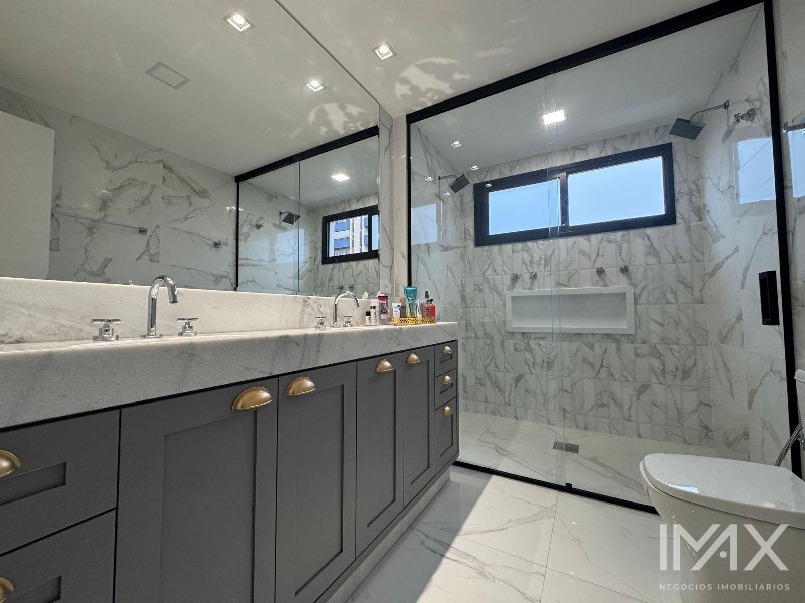 Apartamento à Venda no Edifício Renoir, 160m2 por R 2.100.000,00.