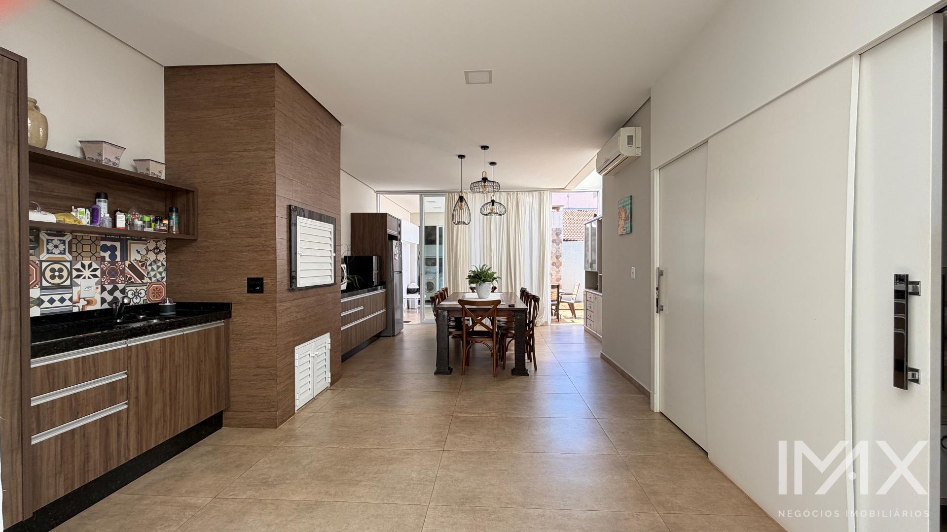 Casa à Venda no Condomínio Leonardo da Vinci, 176m2 por R 1.400.000,00.