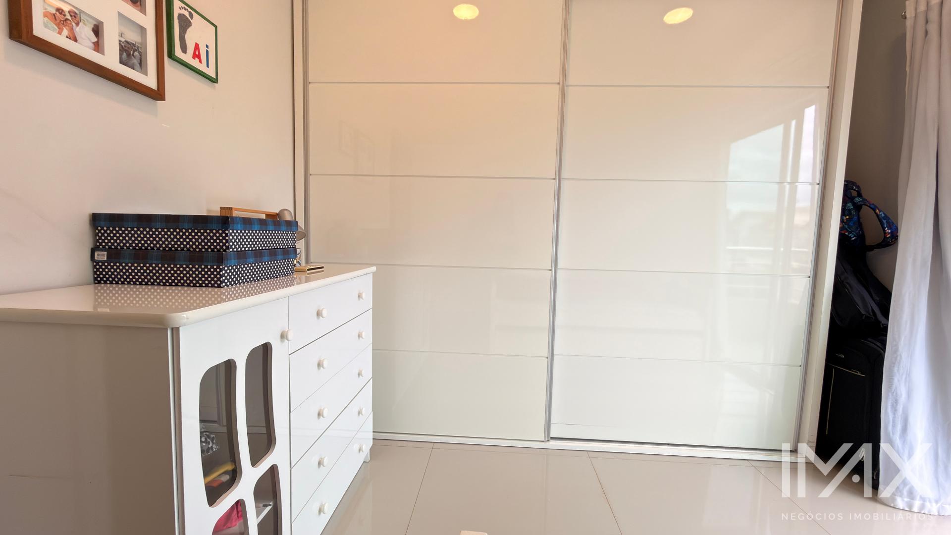 Sobrado à Venda no Jardim Lancaster, 159m2 por R 900.000,00.