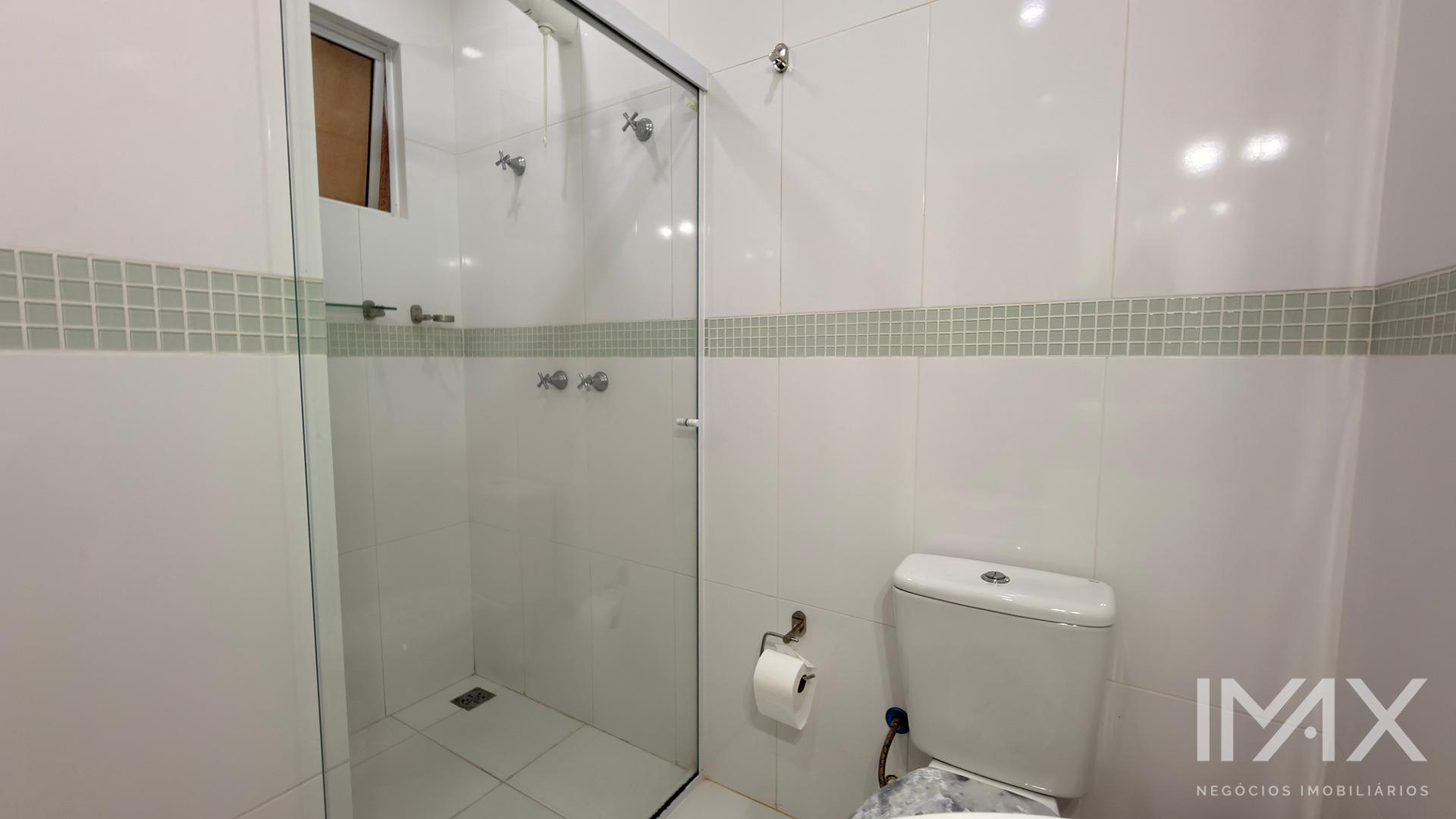 Sobrado à Venda no Jardim Lancaster, 159m2 por R 900.000,00.