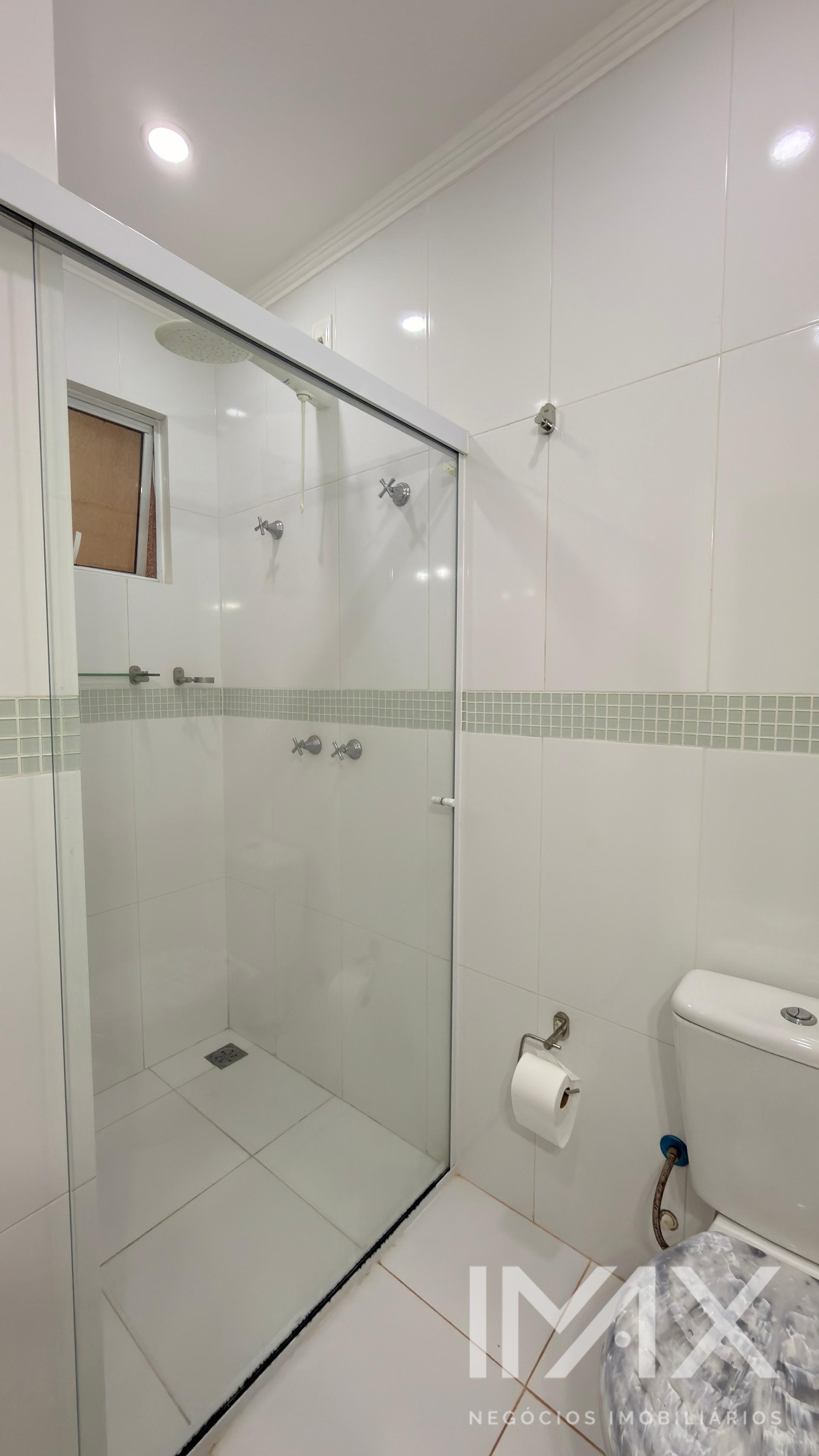 Sobrado à Venda no Jardim Lancaster, 159m2 por R 900.000,00.