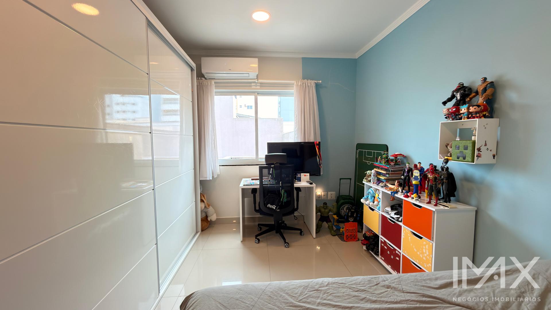 Sobrado à Venda no Jardim Lancaster, 159m2 por R 900.000,00.