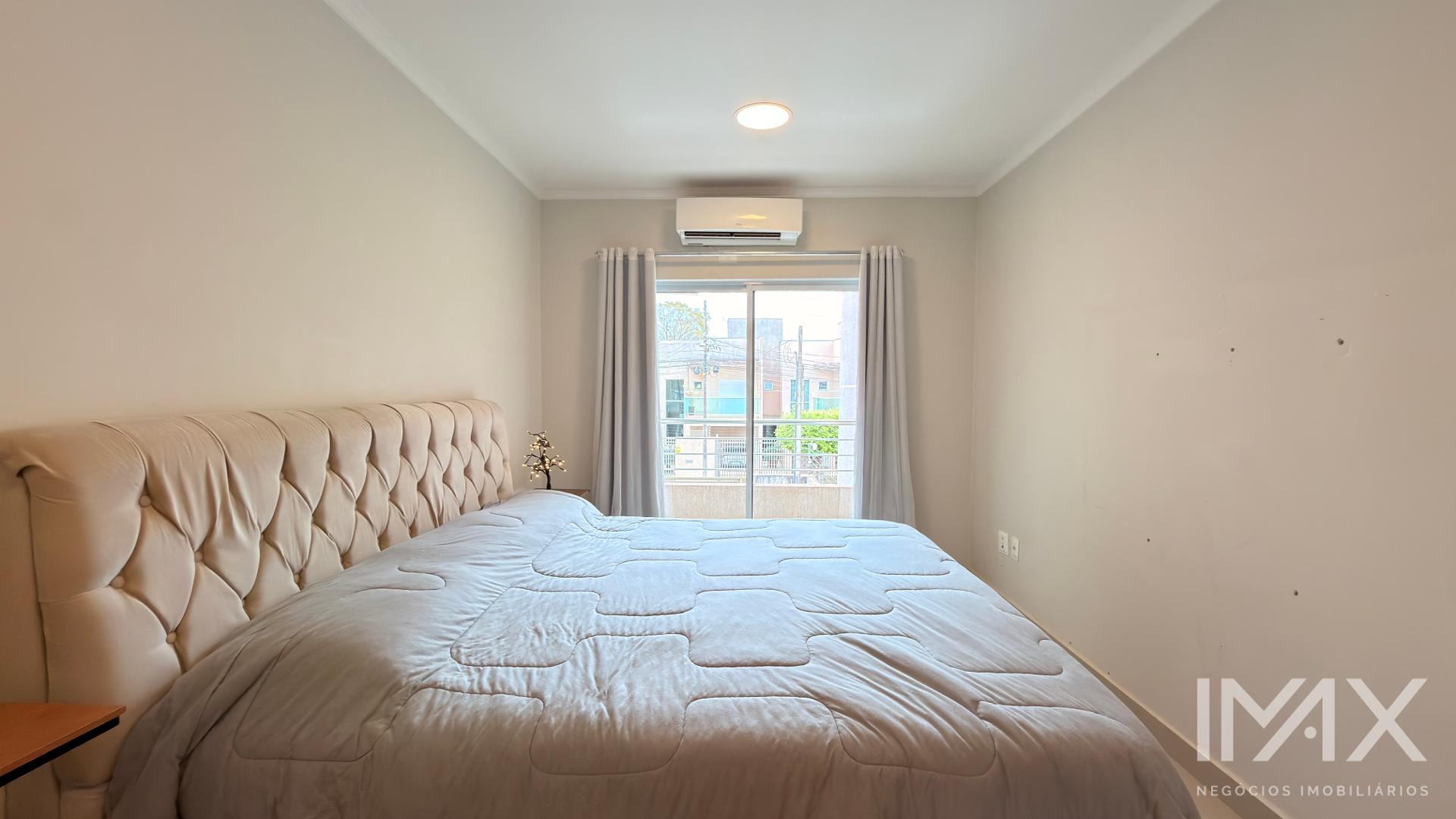 Sobrado à Venda no Jardim Lancaster, 159m2 por R 900.000,00.