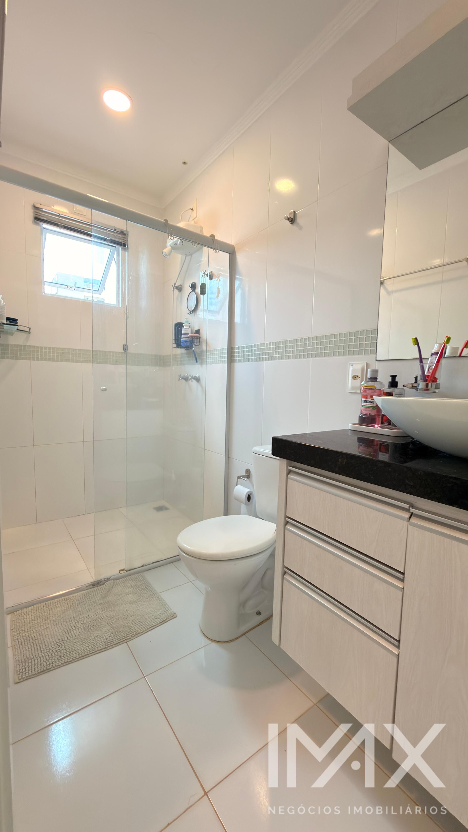 Sobrado à Venda no Jardim Lancaster, 159m2 por R 900.000,00.