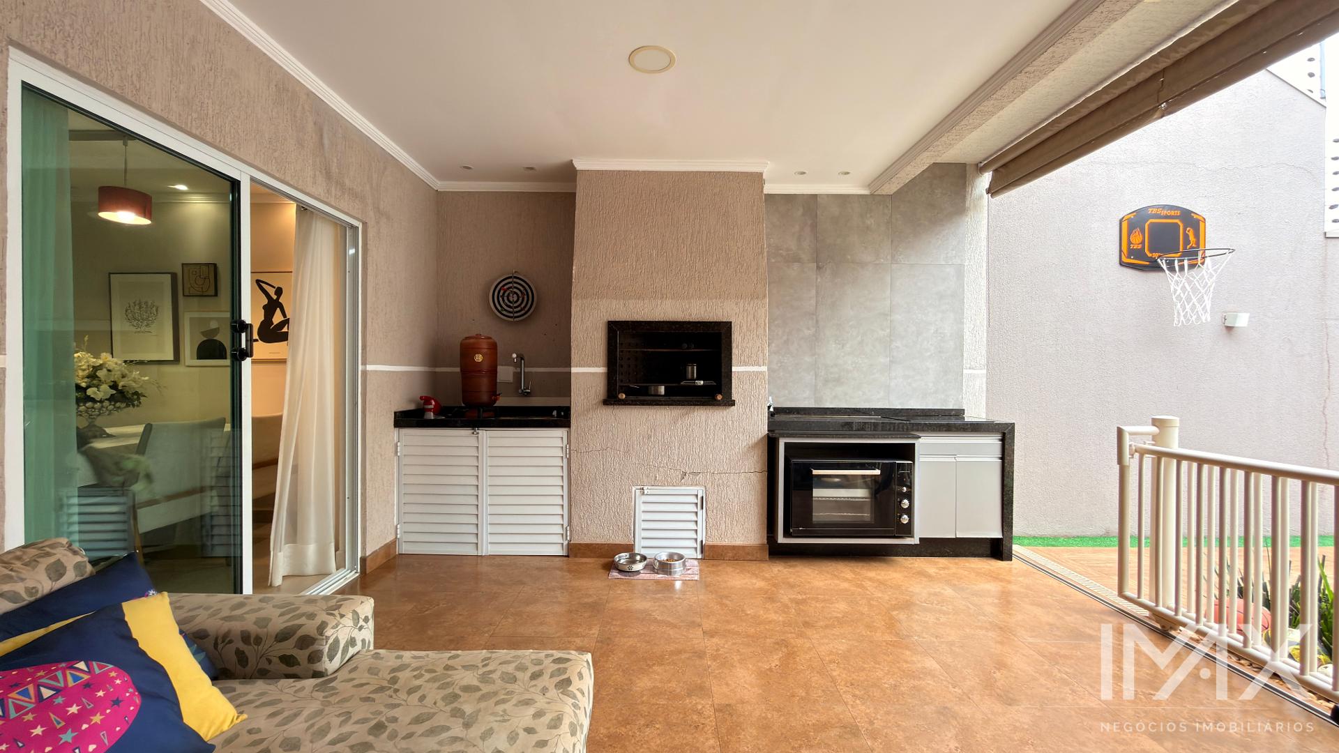 Sobrado à Venda no Jardim Lancaster, 159m2 por R 900.000,00.