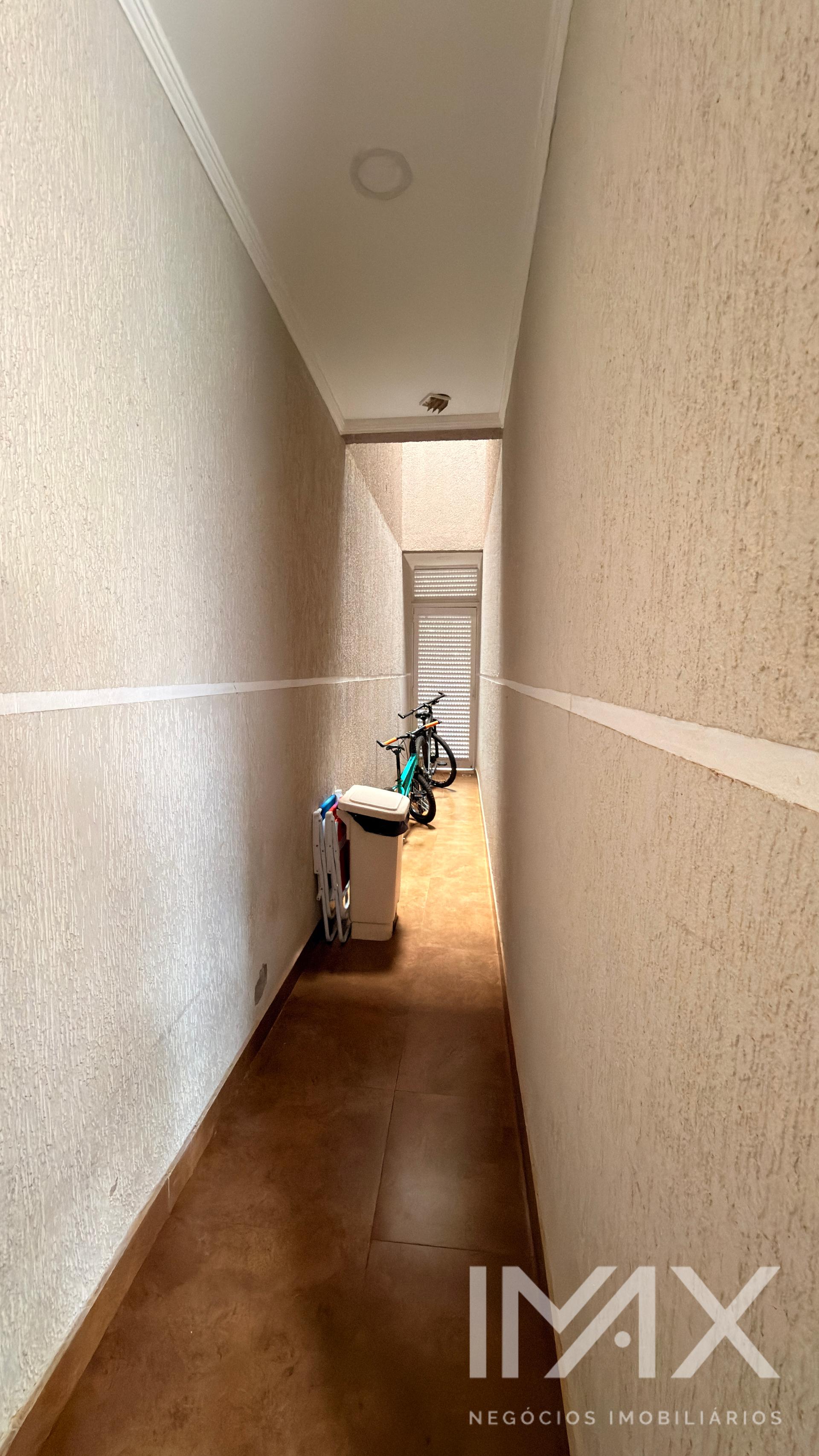 Sobrado à Venda no Jardim Lancaster, 159m2 por R 900.000,00.