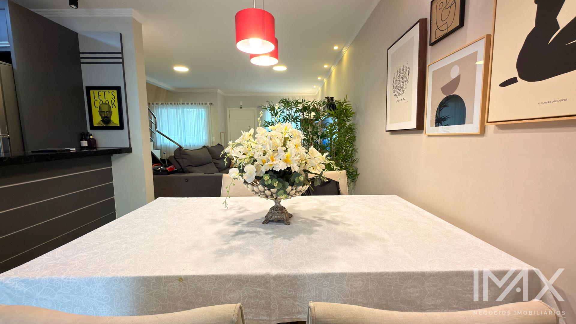 Sobrado à Venda no Jardim Lancaster, 159m2 por R 900.000,00.