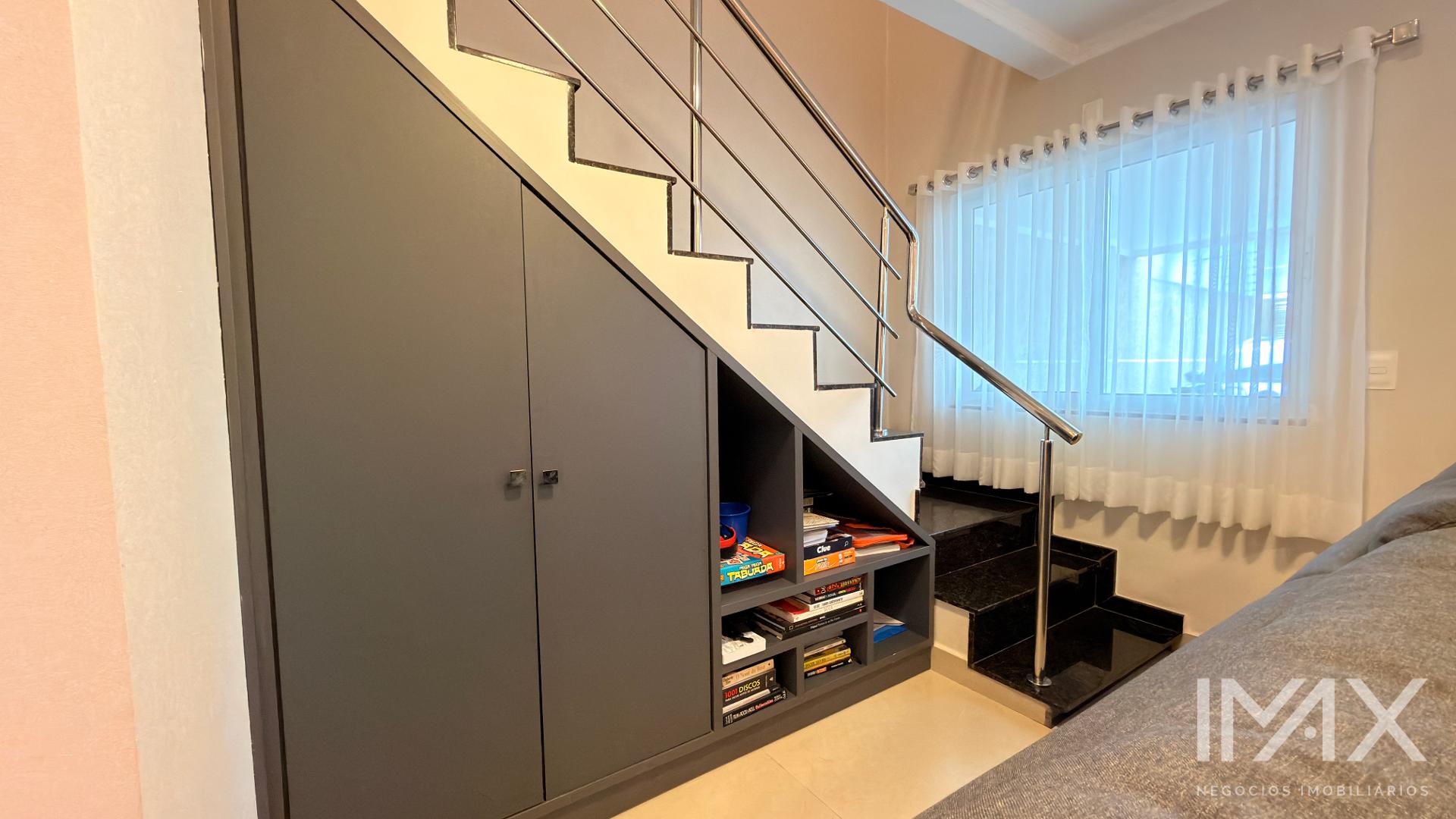 Sobrado à Venda no Jardim Lancaster, 159m2 por R 900.000,00.