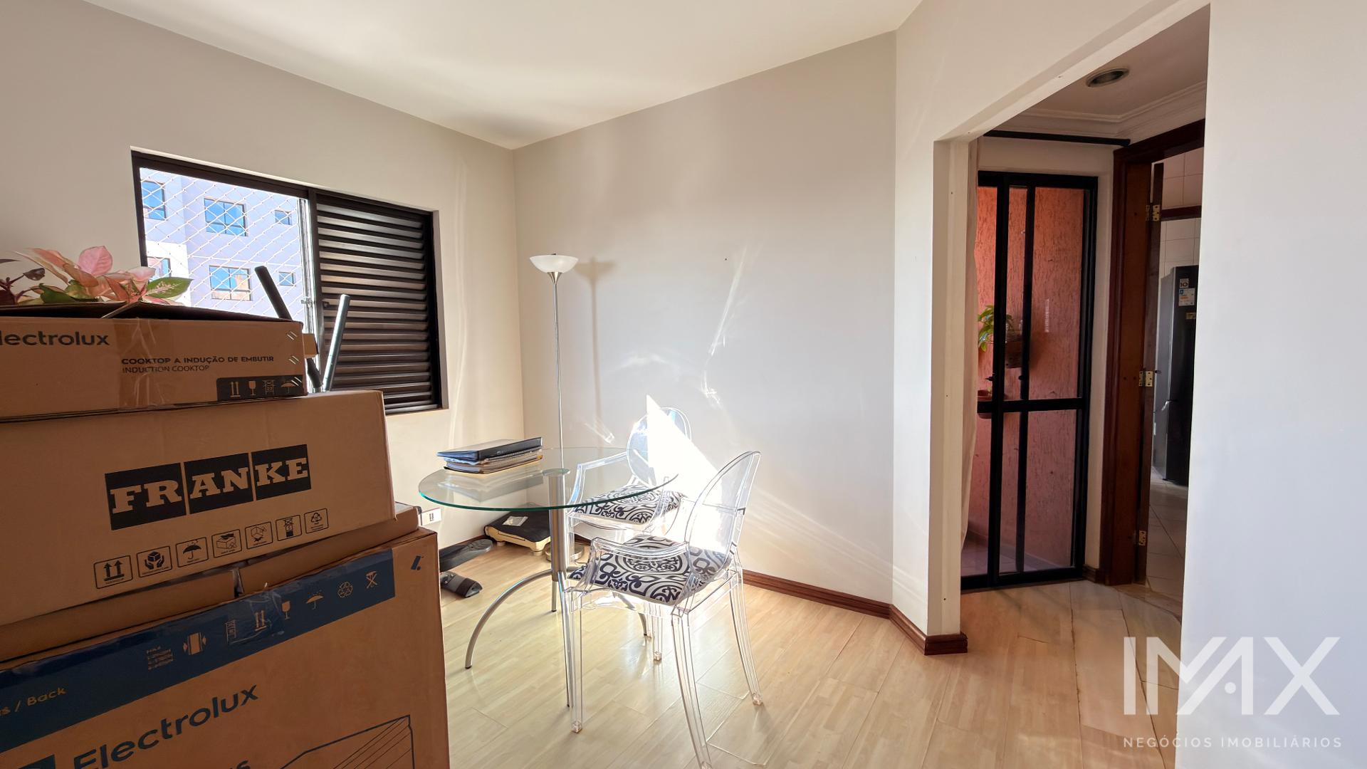Apartamento à Venda no Edifício Mansão de Florença, 94m2 por R 430.000,00.