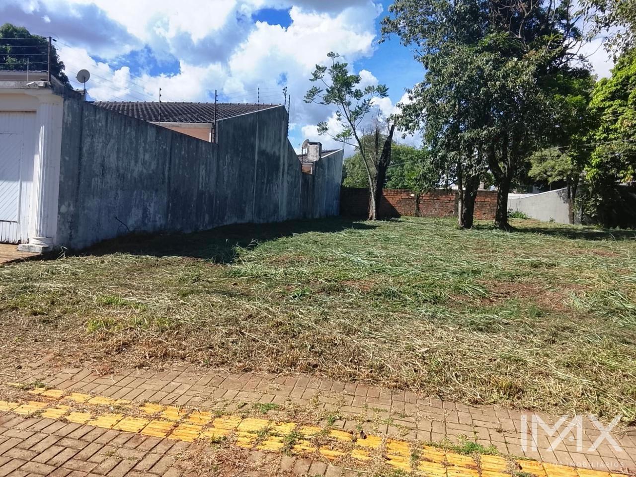 Terreno à venda na Vila Yolanda, 660m2 por R 570.000,00.