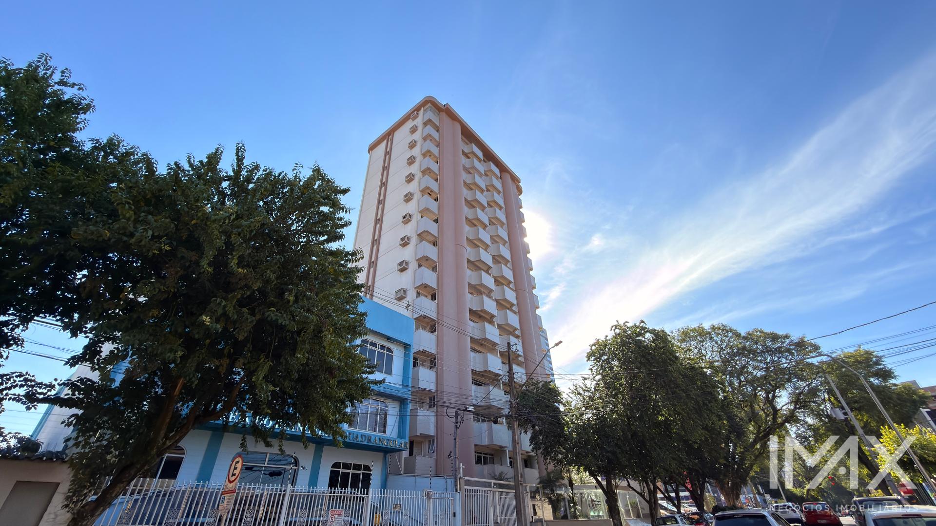 Apartamento à Venda no Edifício Porto Seguro, 138 m² por R$760.000,00.