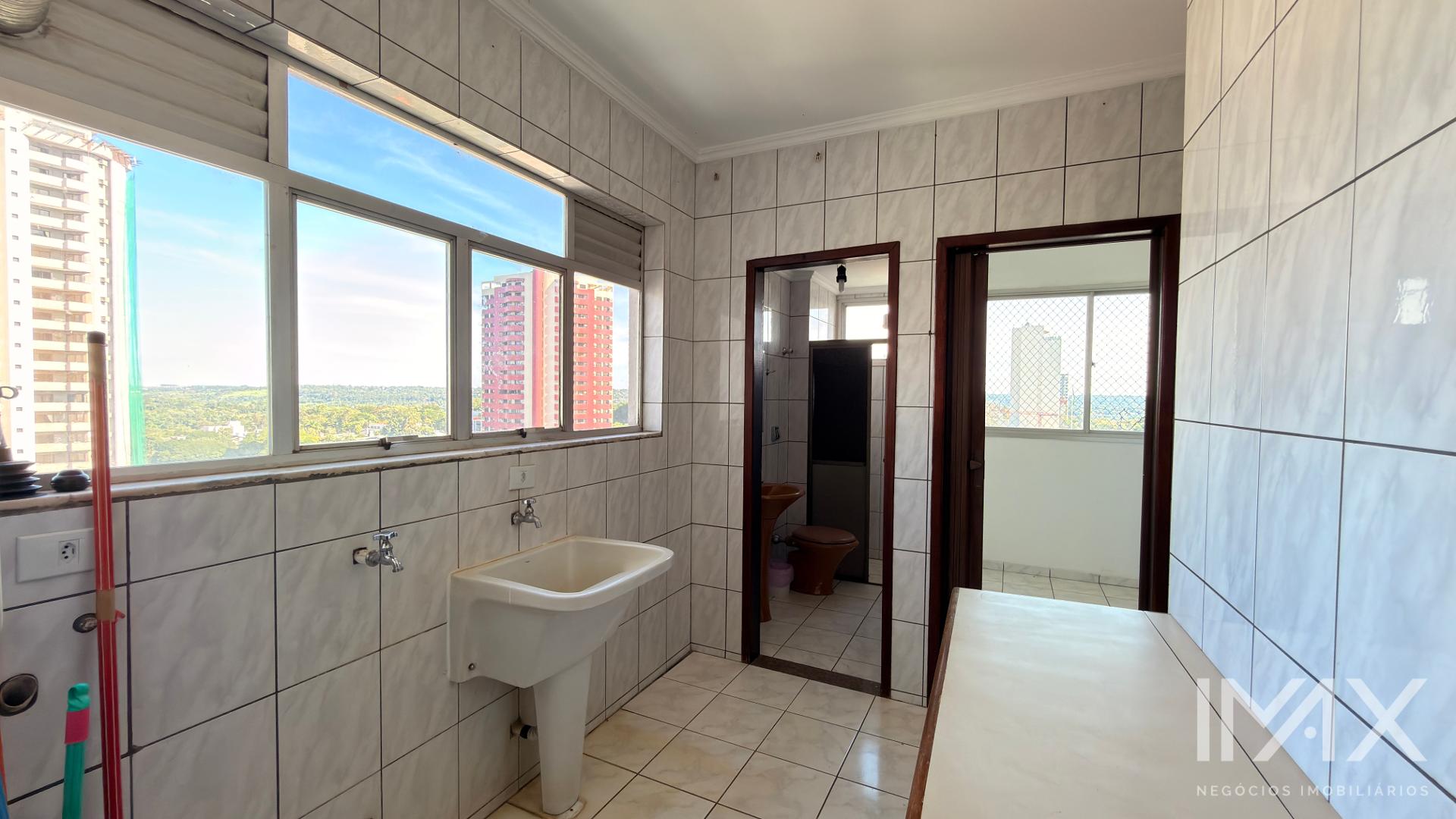 Apartamento à Venda no Edifício Porto Seguro, 138 m² por R$760.000,00.