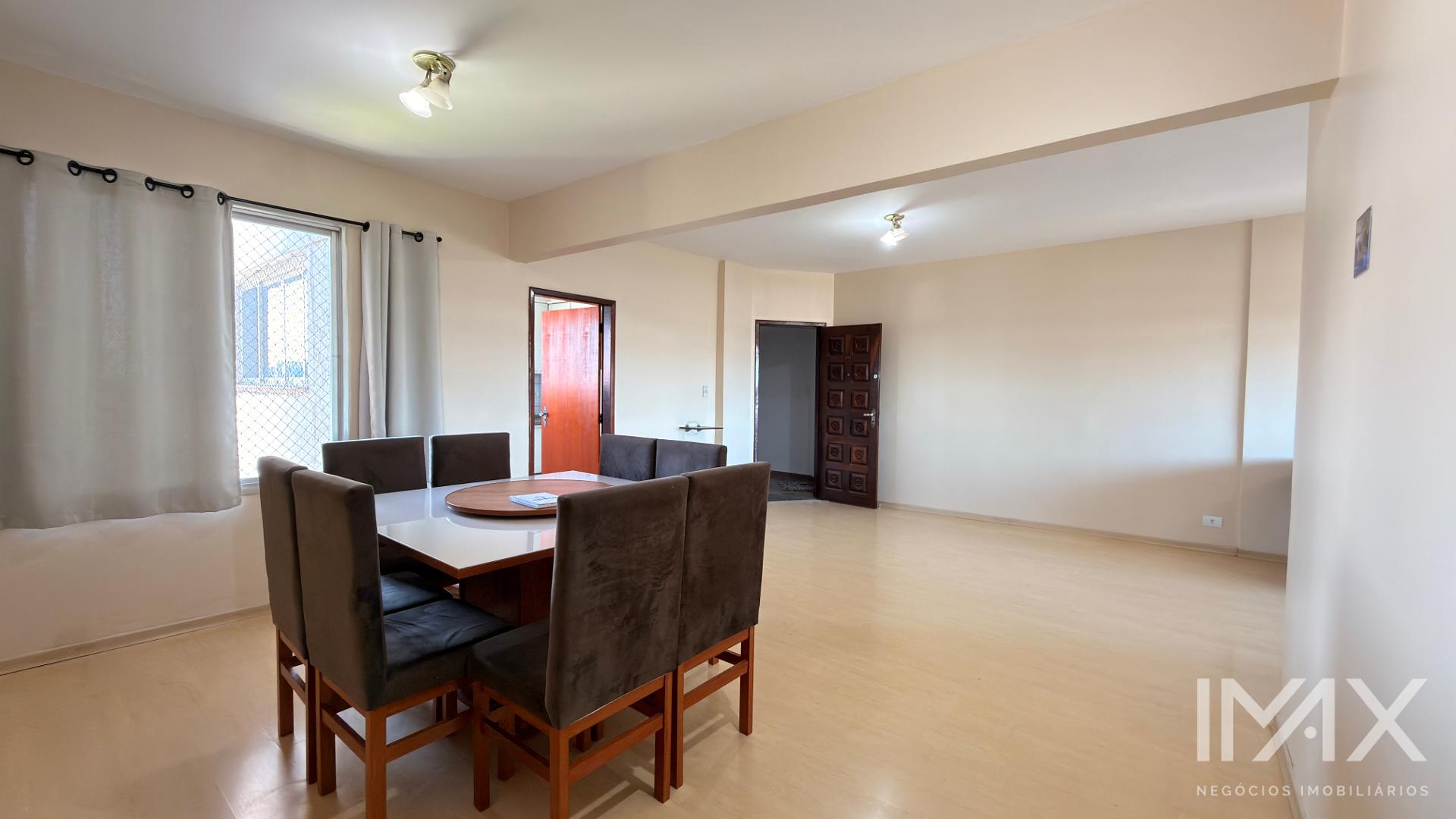 Apartamento à Venda no Edifício Porto Seguro, 138 m² por R$760.000,00.