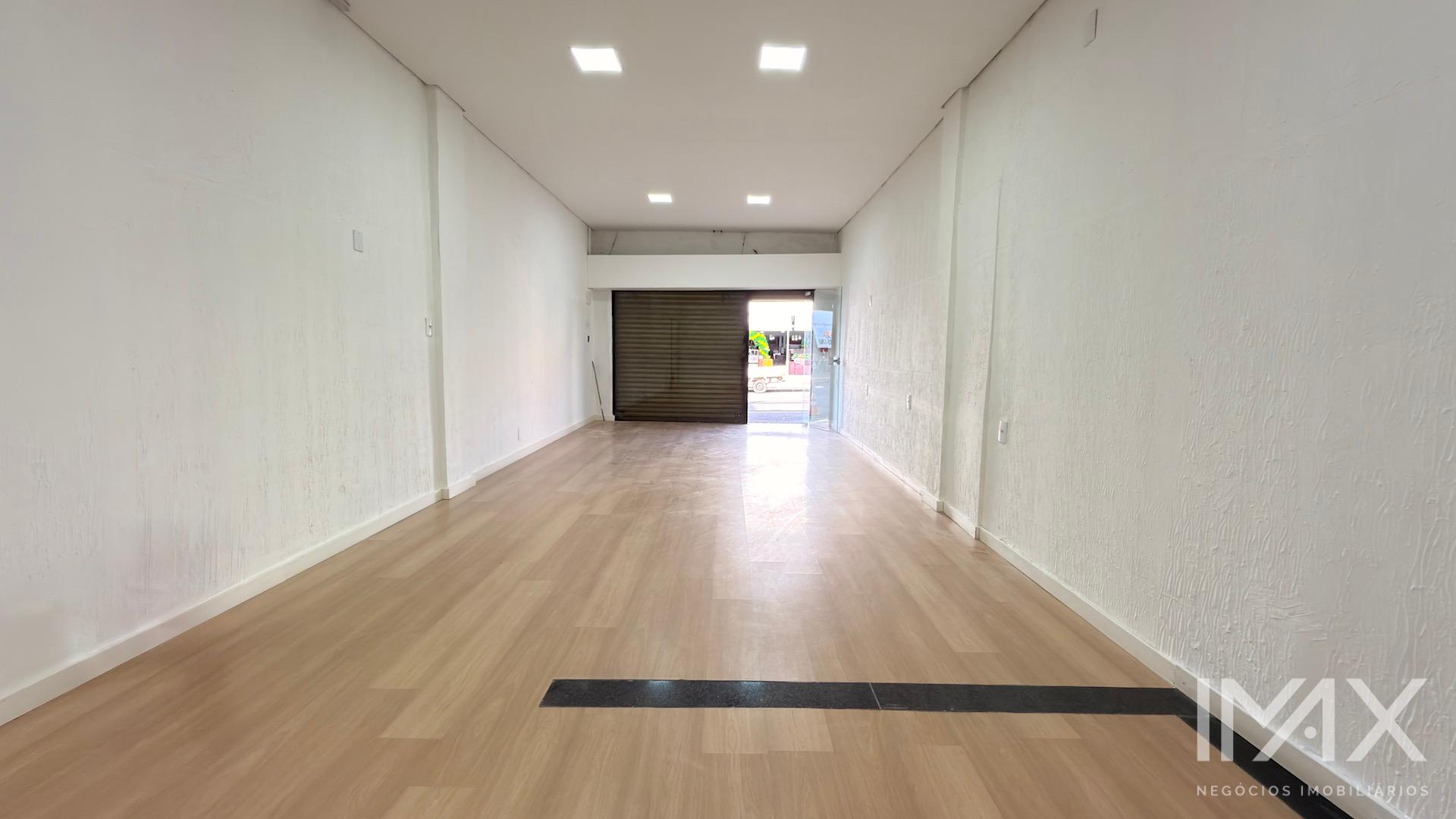 Sala Comercial para Locação na Rua Almirante Barroso, 40m2 por R$3.650,00/mês.
