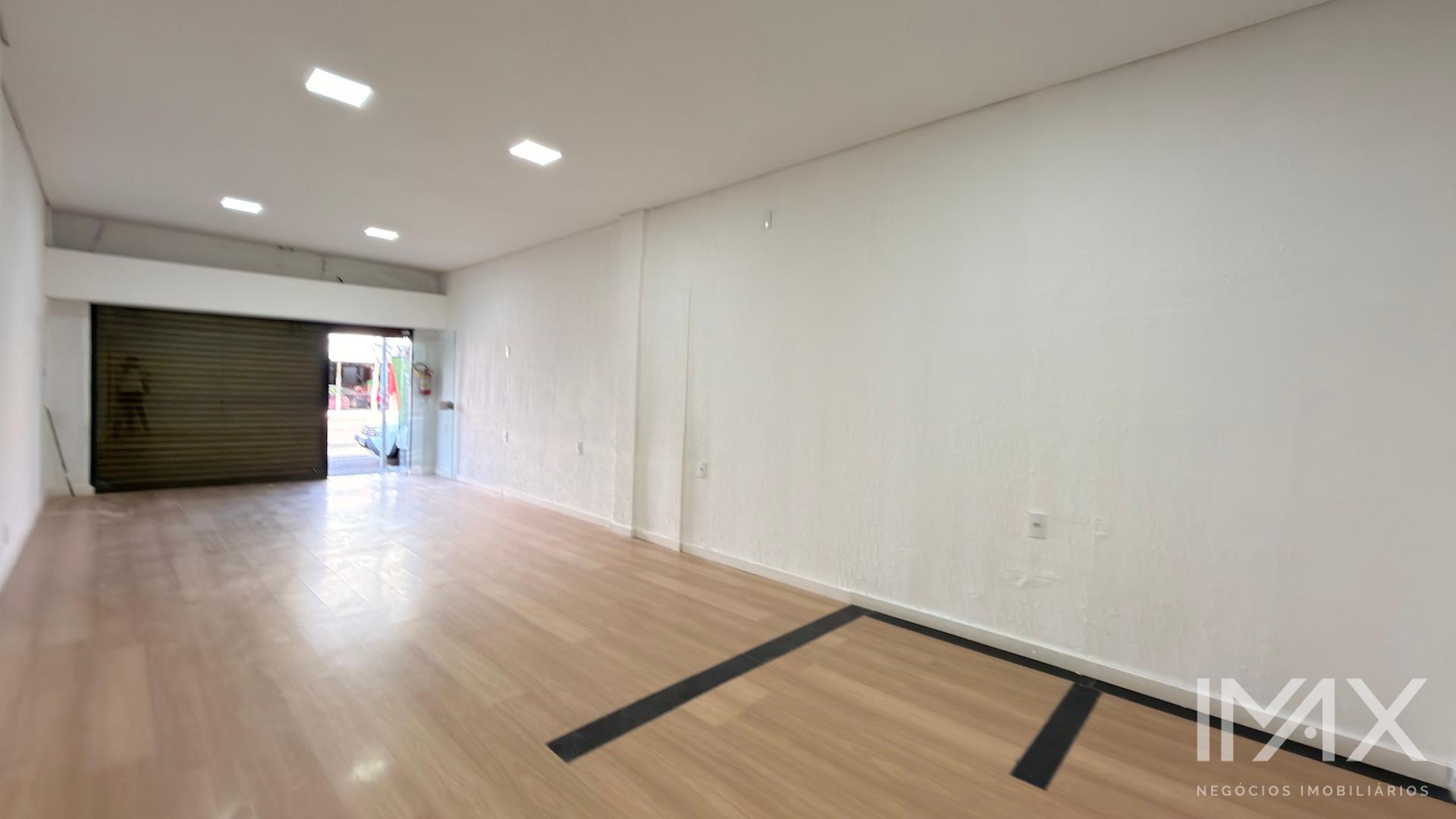 Sala Comercial para Locação na Rua Almirante Barroso, 40m2 por R$3.650,00/mês.