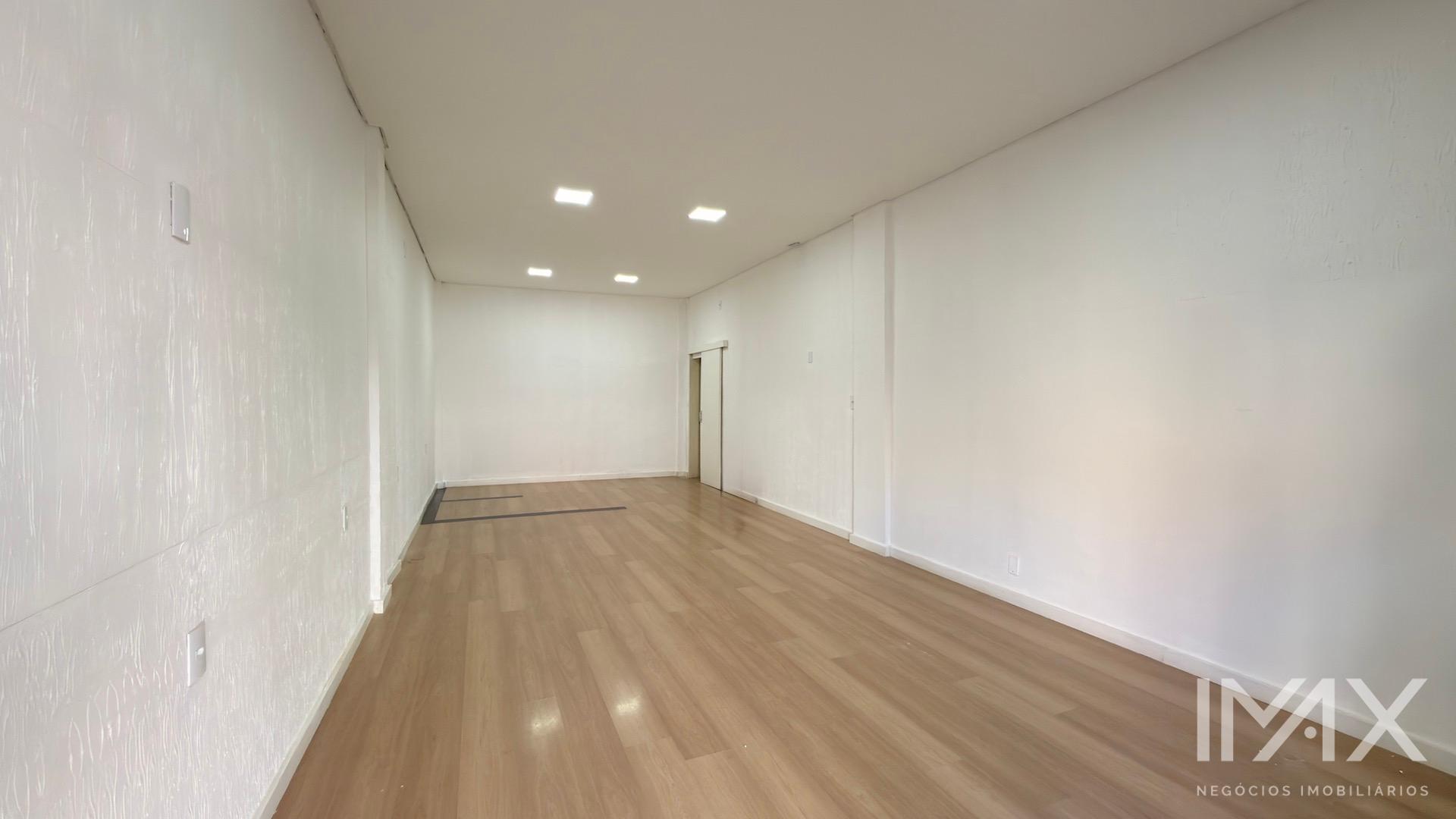 Sala Comercial para Locação na Rua Almirante Barroso, 40m2 por R$3.650,00/mês.