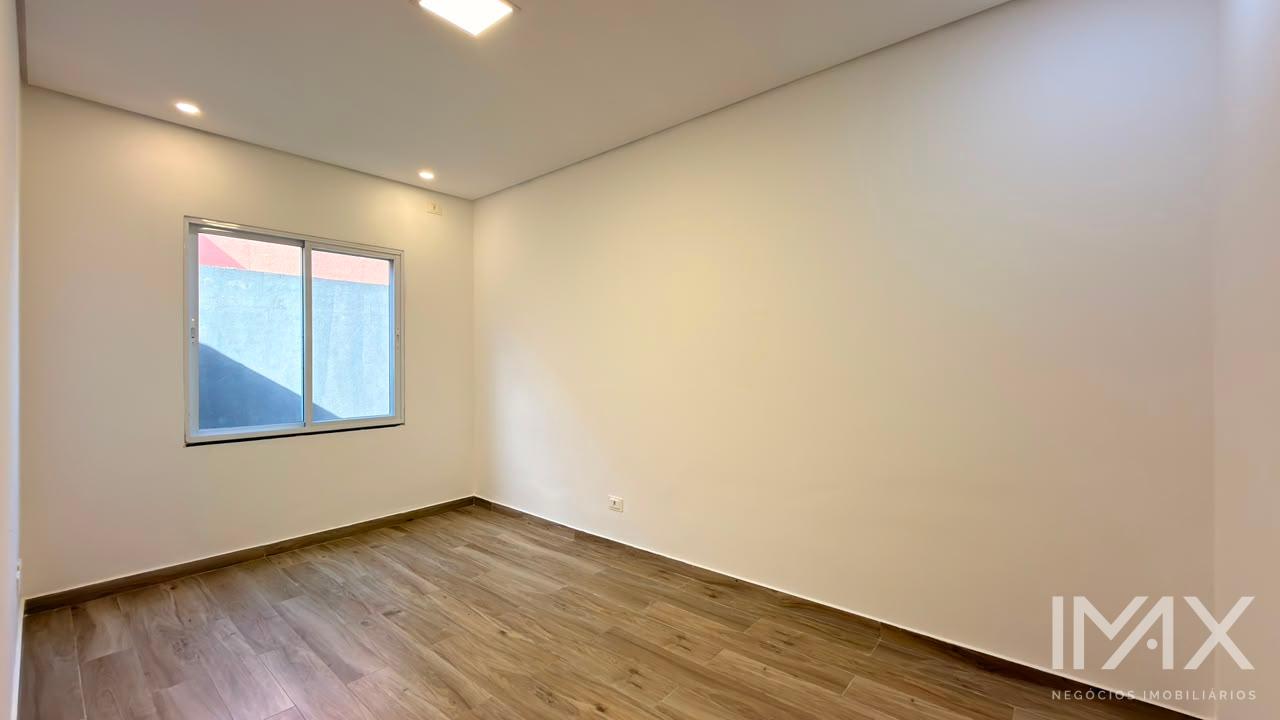 Casa para locação no Condomínio Araras, 70m2 por R$2.750,00/mês.
