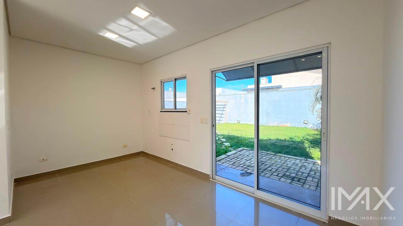 Casa para locação no Condomínio Araras, 70m2 por R$2.750,00/mês.