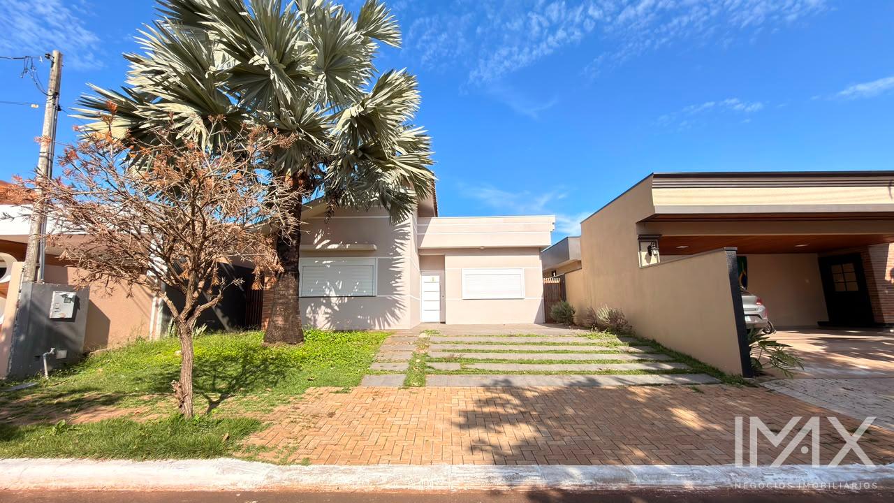 Casa para locação no Condomínio Araras, 70m2 por R$2.750,00/mês.