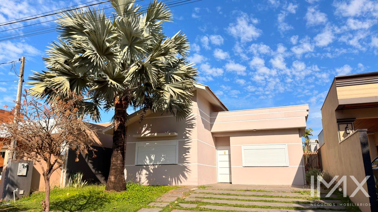 Casa para locação no Condomínio Araras, 70m2 por R$2.750,00/mês.