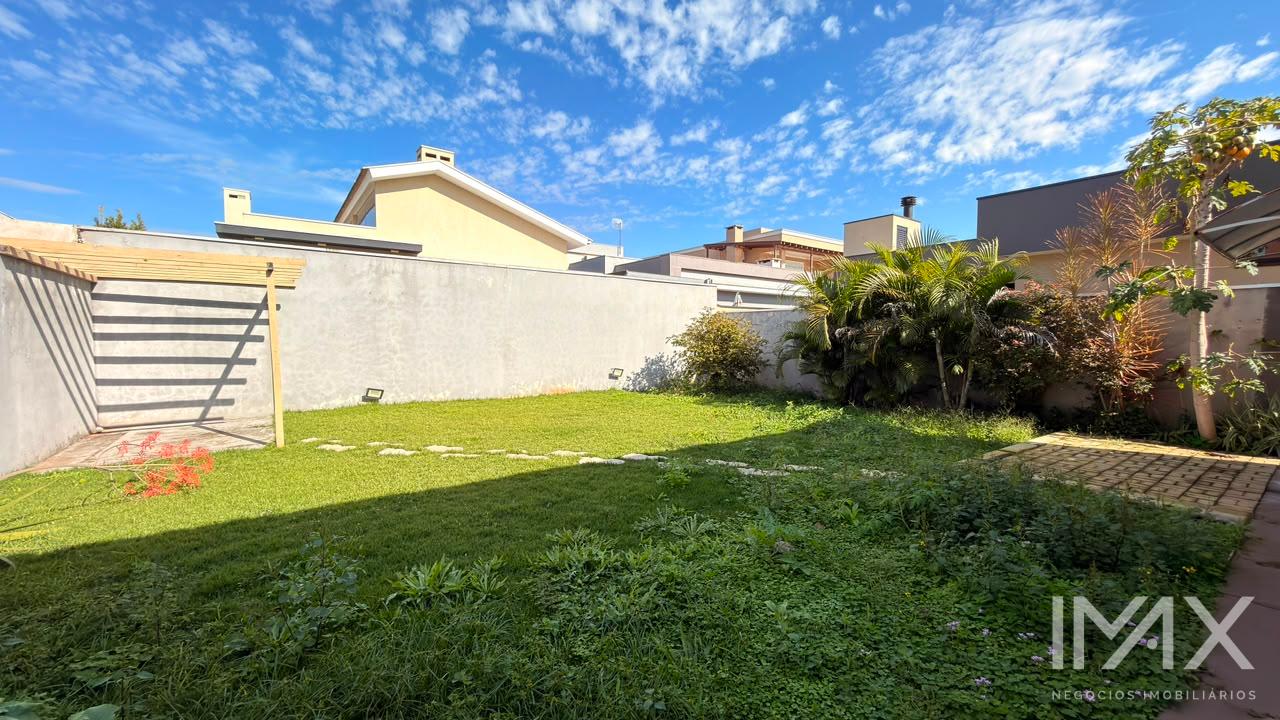 Casa para locação no Condomínio Araras, 70m2 por R$2.750,00/mês.